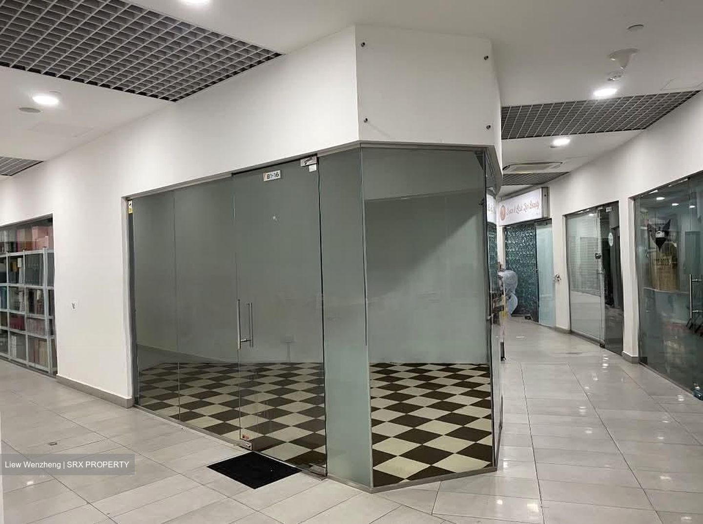 Icon@changi (D14), Shop House #572950781